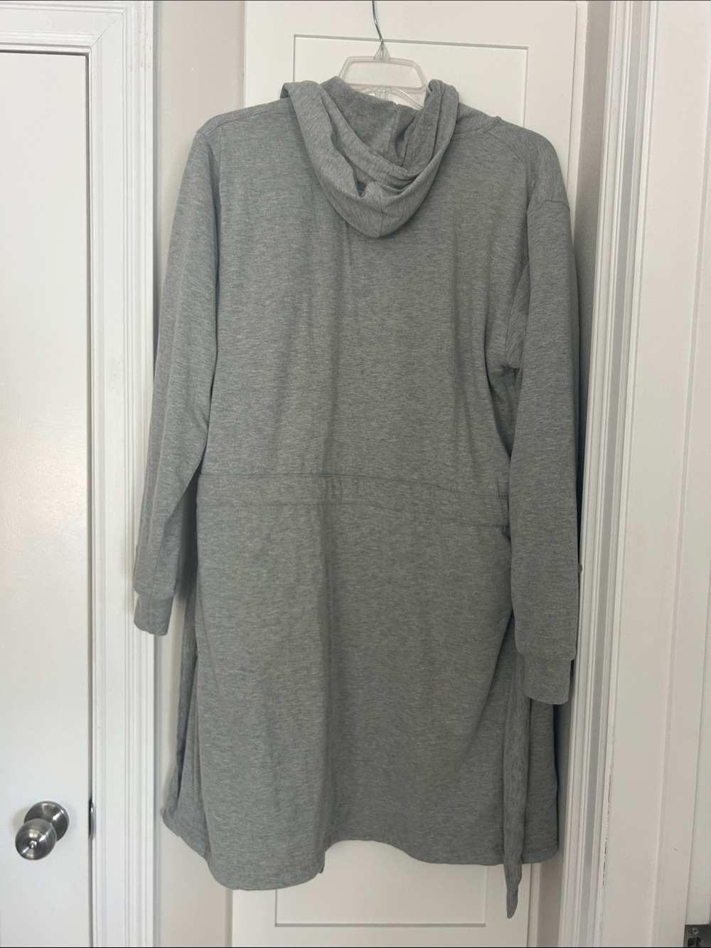 Men's Grey Hooded Robe - Picture 8 of 9